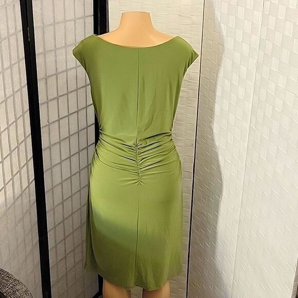 EVAN-PICONE DRAPED NECKLINE SLEEVELESS RUCHED MIDI DRESS - Picture 5 of 13